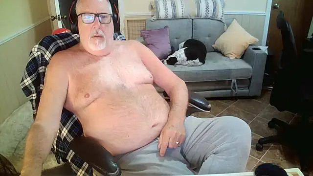 Snapshot of superbearboss chatting on 06-07-26, 03:16 superbearboss online show from 06-07-26, 03:16