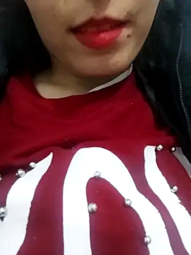 Snapshot of saraaxx1 chatting on 03-10-25, 08:34 saraaxx1 online show from 03-10-25, 08:34