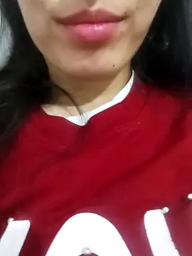 Snapshot of saraaxx1 chatting on 03-11-25, 11:15 saraaxx1 online show from 03-11-25, 11:15