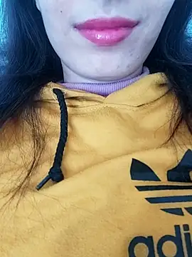 saraaxx1 online show from 12-18-25, 12:22