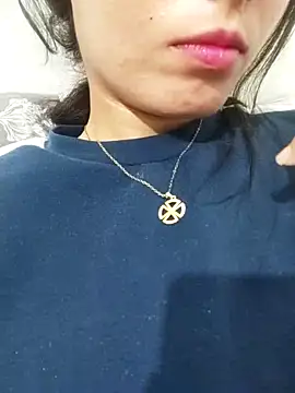 saraaxx1 online show from 02-10-26, 10:03