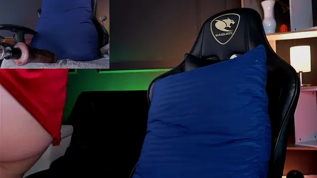 Snapshot of Sabrina_stark chatting on 10-31-25, 08:43 Sabrina stark online show from 10-31-25, 08:43