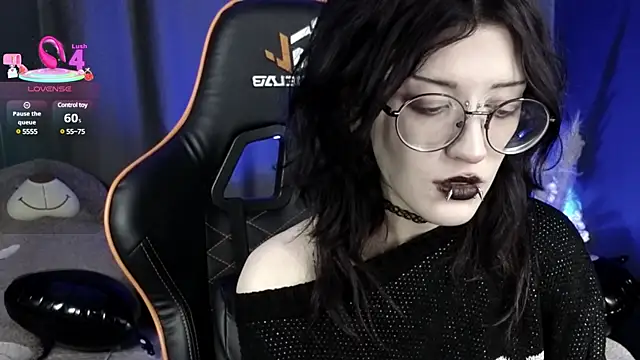 Snapshot of Setsunai_ chatting on 03-18-25, 08:26 Setsunai  online show from 03-18-25, 08:26