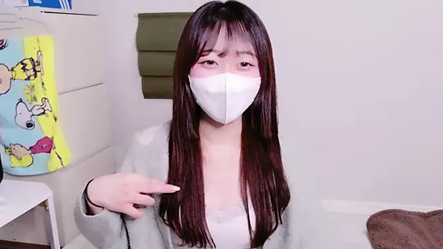 Snapshot of Rodrigues_Lucas chatting on 03-21-25, 03:35 Rodrigues Lucas online show from 03-21-25, 03:35