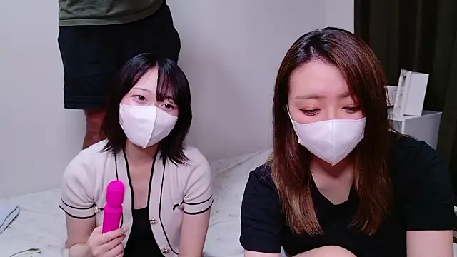 Snapshot of Rodrigues_Lucas chatting on 09-10-25, 11:54 Rodrigues Lucas online show from 09-10-25, 11:54