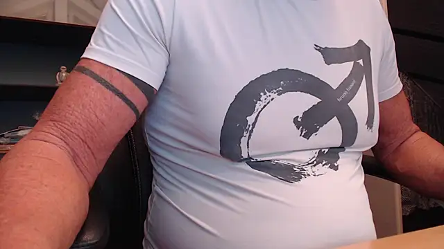 munichrubber online show from 10-17-25, 04:15