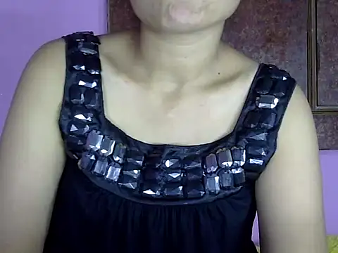 Snapshot of priya_patel chatting on 11-20-25, 08:14 priya patel online show from 11-20-25, 08:14