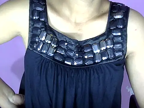 Snapshot of priya_patel chatting on 11-21-25, 03:16 priya patel online show from 11-21-25, 03:16