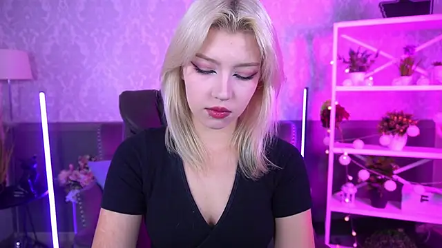 SelenaIris online show from 09-15-25, 06:13