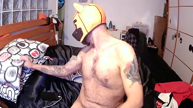 danix wild wolf online show from 12-17-25, 01:28