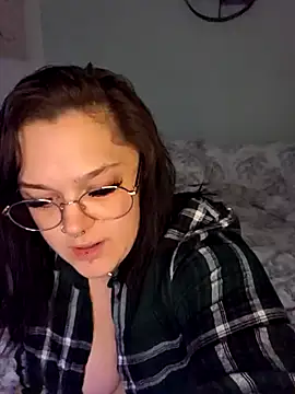 Saucy-Serenity online show from 09-23-25, 07:39