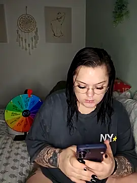 Saucy-Serenity online show from 04-04-26, 07:00