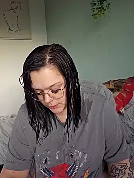 Saucy-Serenity online show from 04-26-26, 06:27