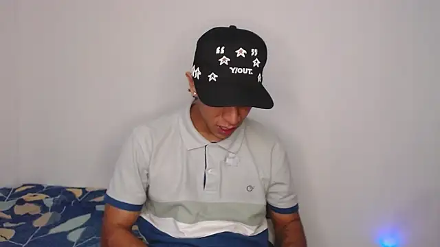 Snapshot of Monkey_uchiha777 chatting on 11-18-25, 08:24 Monkey uchiha777 online show from 11-18-25, 08:24