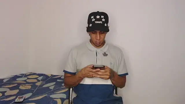 Snapshot of Monkey_uchiha777 chatting on 11-27-25, 01:29 Monkey uchiha777 online show from 11-27-25, 01:29