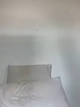 Snapshot of Elen chatting on 11-05-25, 12:49 Elen online show from 11-05-25, 12:49