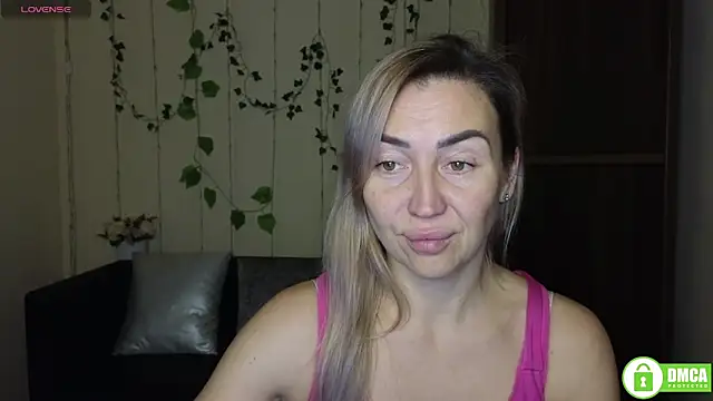 Kiss julli88I online show from 12-17-25, 06:25