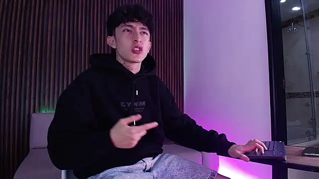 troy rouge online show from 11-04-25, 07:13