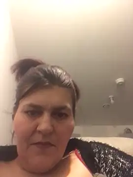 Snapshot of Curvy-Essex-Milf chatting on 03-07-25, 09:06 Curvy-Essex-Milf online show from 03-07-25, 09:06