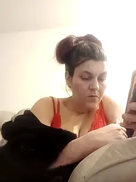 Snapshot of Curvy-Essex-Milf chatting on 12-13-25, 07:53 Curvy-Essex-Milf online show from 12-13-25, 07:53