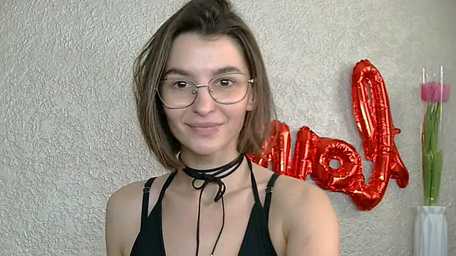 Snapshot of luna_Gharming chatting on 03-08-25, 12:20 luna Gharming online show from 03-08-25, 12:20