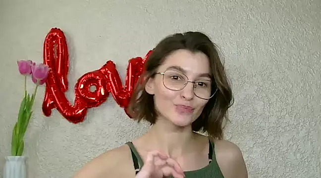 Snapshot of luna_Gharming chatting on 03-11-25, 12:39 luna Gharming online show from 03-11-25, 12:39