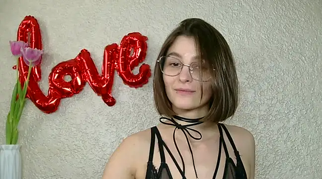 Snapshot of luna_Gharming chatting on 03-12-25, 12:47 luna Gharming online show from 03-12-25, 12:47