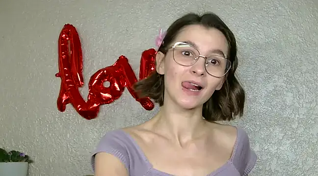 Snapshot of luna_Gharming chatting on 03-15-25, 09:52 luna Gharming online show from 03-15-25, 09:52