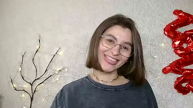 Snapshot of luna_Gharming chatting on 03-19-25, 10:55 luna Gharming online show from 03-19-25, 10:55