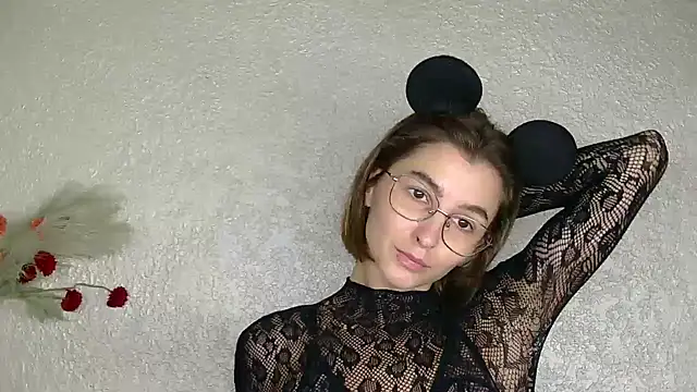 Snapshot of luna_Gharming chatting on 09-23-25, 06:38 luna Gharming online show from 09-23-25, 06:38