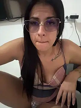 jheicylli online show from 07-27-26, 04:14