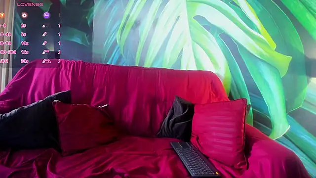 Snapshot of LukeCrews chatting on 09-08-25, 07:24 LukeCrews online show from 09-08-25, 07:24