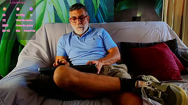 Snapshot of LukeCrews chatting on 09-10-25, 07:25 LukeCrews online show from 09-10-25, 07:25