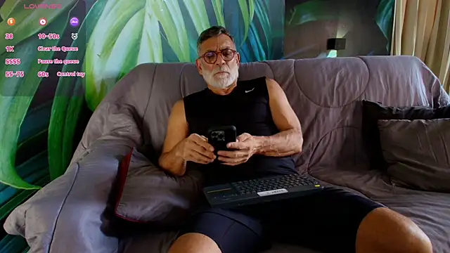 Snapshot of LukeCrews chatting on 09-11-25, 06:41 LukeCrews online show from 09-11-25, 06:41