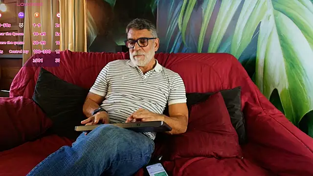 Snapshot of LukeCrews chatting on 10-04-25, 06:39 LukeCrews online show from 10-04-25, 06:39