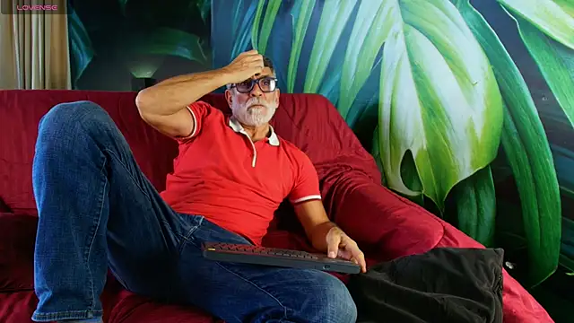 Snapshot of LukeCrews chatting on 10-06-25, 06:27 LukeCrews online show from 10-06-25, 06:27