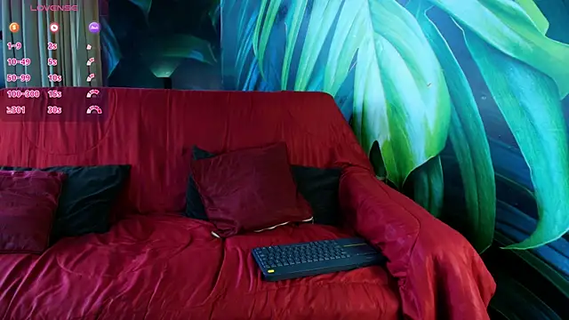 Snapshot of LukeCrews chatting on 10-07-25, 07:00 LukeCrews online show from 10-07-25, 07:00