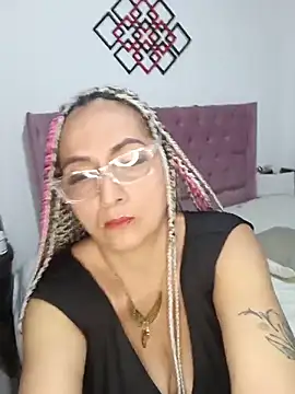 AlessandraLeroy online show from 12-18-25, 01:33