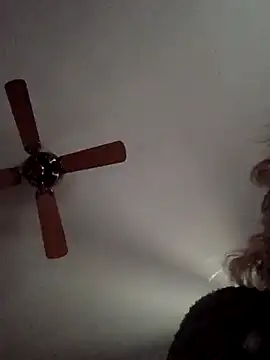 Snapshot of KITTYBOOBOOFUXX chatting on 10-12-25, 01:10 KITTYBOOBOOFUXX online show from 10-12-25, 01:10