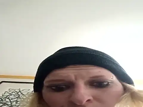 Snapshot of KITTYBOOBOOFUXX chatting on 10-20-25, 11:38 KITTYBOOBOOFUXX online show from 10-20-25, 11:38