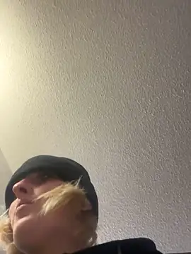 Snapshot of KITTYBOOBOOFUXX chatting on 12-16-25, 07:13 KITTYBOOBOOFUXX online show from 12-16-25, 07:13