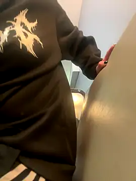 Snapshot of KITTYBOOBOOFUXX chatting on 12-17-25, 02:50 KITTYBOOBOOFUXX online show from 12-17-25, 02:50