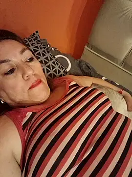 Luna-nevada online show from 10-05-25, 02:54