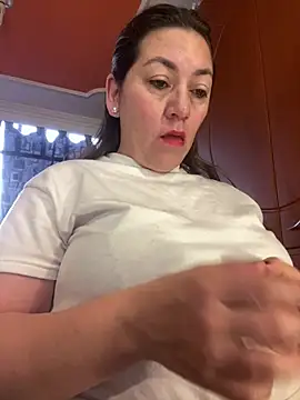 Luna-nevada online show from 04-23-26, 03:25