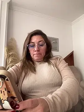 Snapshot of Luna-nevada chatting on 05-11-26, 04:04 Luna-nevada online show from 05-11-26, 04:04