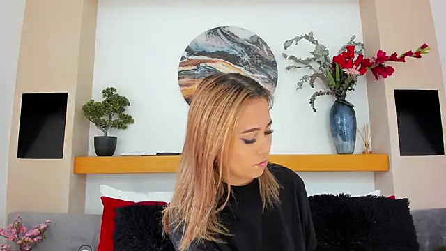 Snapshot of AzuraWave chatting on 03-20-25, 07:46 AzuraWave online show from 03-20-25, 07:46