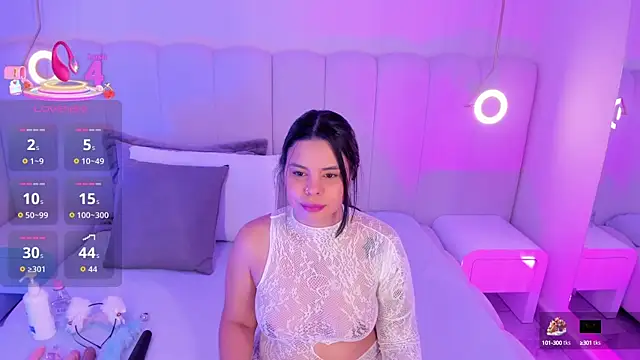 Snapshot of riri_candy chatting on 10-16-25, 04:02 riri candy online show from 10-16-25, 04:02