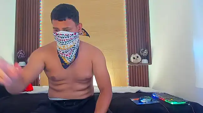 Racingbear  online show from 03-09-25, 07:48