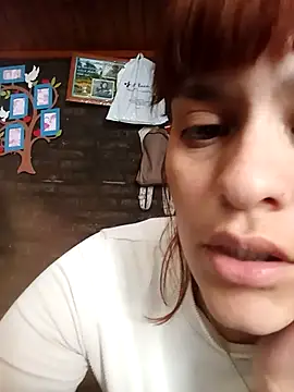 Snapshot of Putitaa34 chatting on 10-31-25, 02:40 Putitaa34 online show from 10-31-25, 02:40