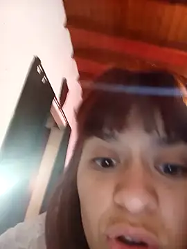 Snapshot of Putitaa34 chatting on 11-15-25, 08:05 Putitaa34 online show from 11-15-25, 08:05